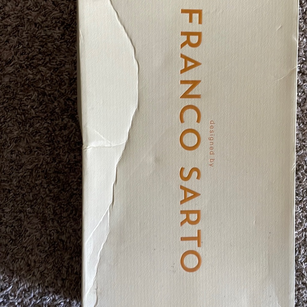 Nice Black boots.. worn 2x only